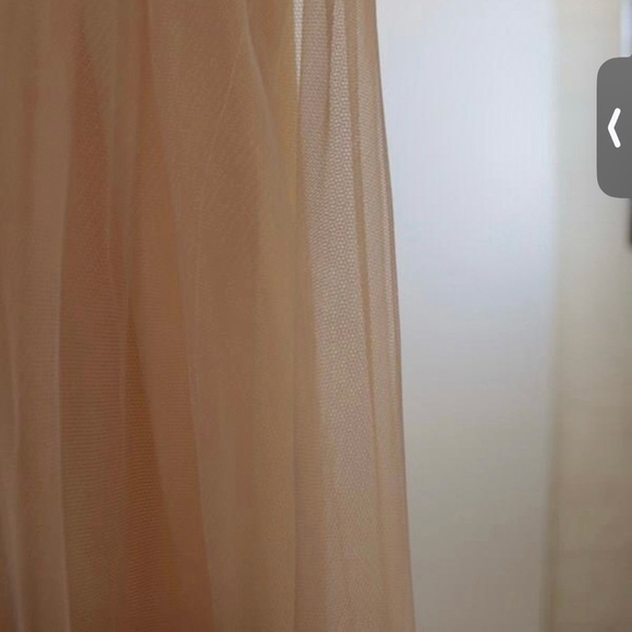 Elegant Gold and Pink Gown - Picture 4 of 6